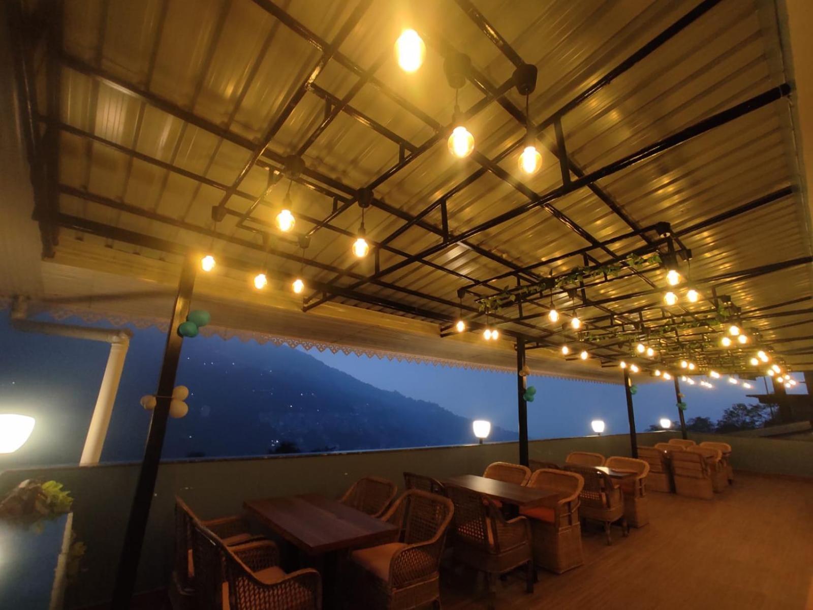 Maplewood Hotel & Spa Gangtok Extérieur photo