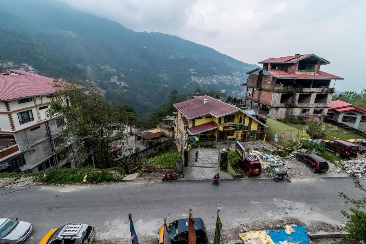 Maplewood Hotel & Spa Gangtok Extérieur photo